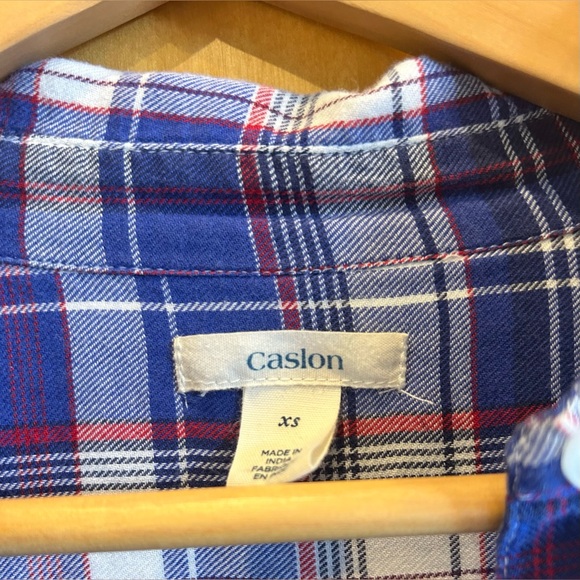 Plaid button down XS super soft fabric - Picture 4 of 4